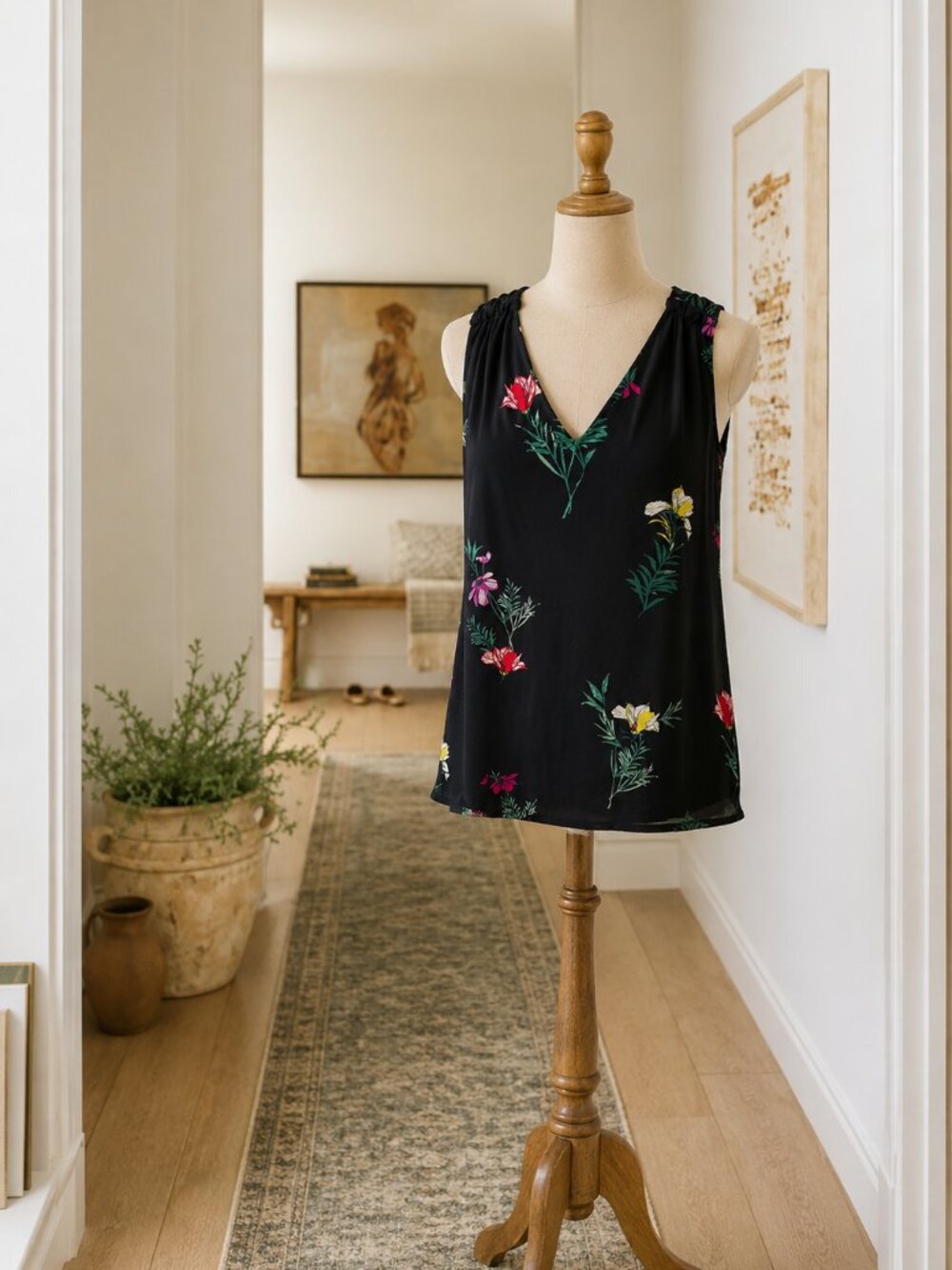 Vince Camuto Ladies Medium Black Flowy Floral Tank